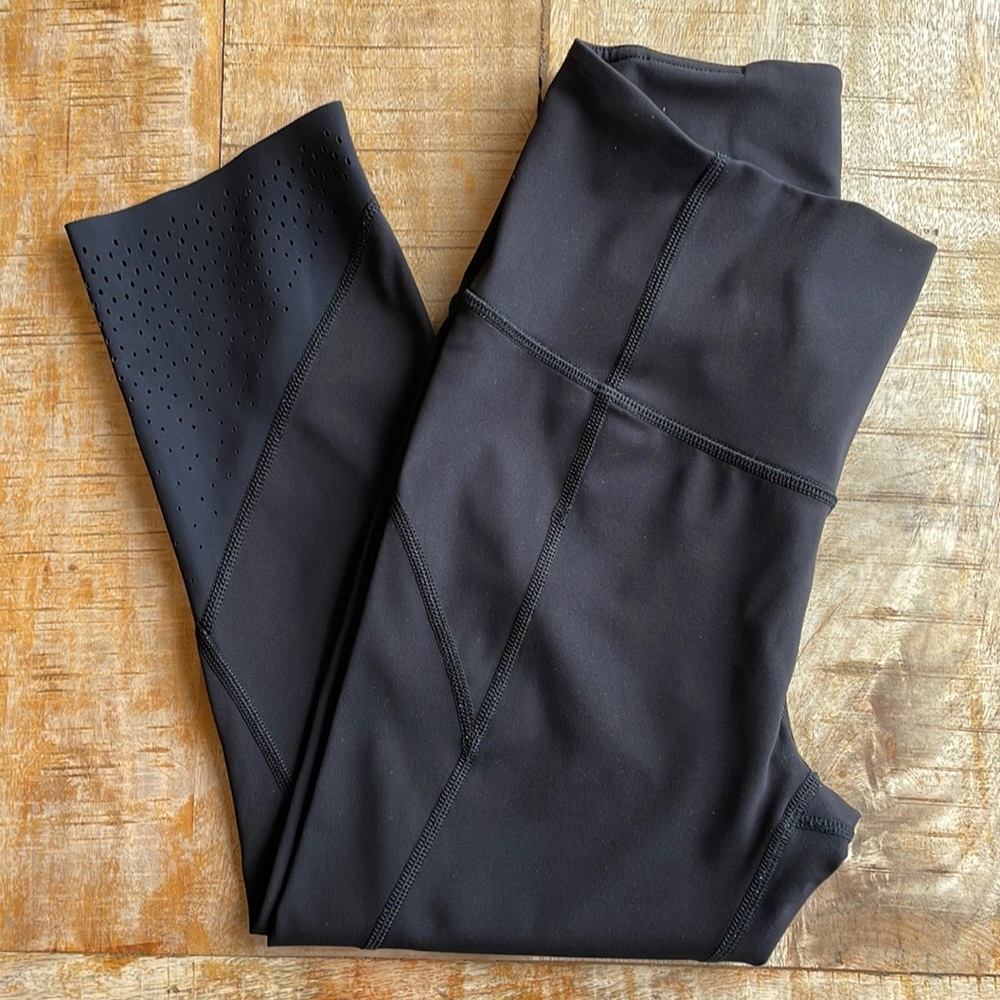 Lululemon capri leggings size 6